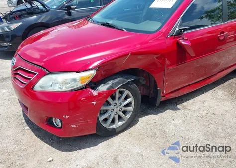 2010 Toyota Camry Xle V6 z USA, uszkodzony, nr VIN 4T1BK3EK2AU110830